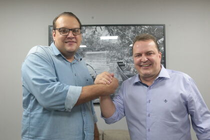 Prefeito de Canabrava do Norte, João Cleiton (PSDB), também se reuniu com o deputado Max Russi, que anunciou a breve assinatura de um convenio, superior a R$ 2 milhões