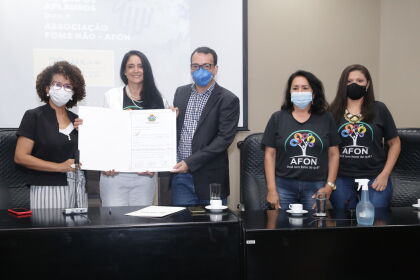 Deputado Lúdio Cabral  homenageia a AFON - Associação Fome Não