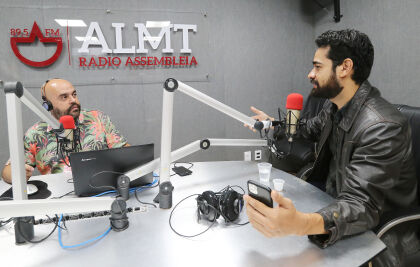 Humorista Thiago Mourão fala sobre seu novo show beneficente no programa Balaio Brasil