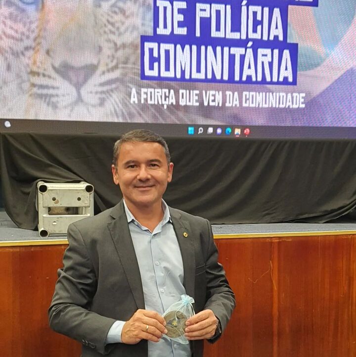 Deputado João Batista recebe homenagem durante Seminário Internacional de Polícia Comunitária