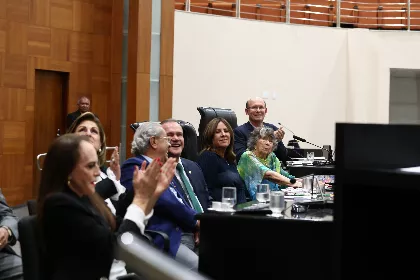 O ex-presidente Ernesto Geisel enviou a Garcia o projeto da criação de Mato Grosso do Sul. Embora fosse contra a divisão, Garcia colocou sua equipe em Brasília para estudar modificações necessárias à lei