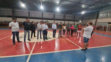 Presidente Eduardo Botelho dá pontapé inicial em torneio em Santo Antônio do Leste