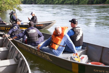 Expedição fluvial no rio Cuiabá inicia trabalhos