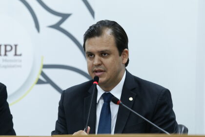 O deputado Thiago Silva vai presidir a Comissão de Educação em 2023
