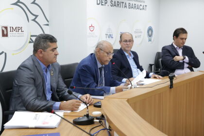 Também foi destaque na reunião, a aprovação de parecer pela derrubada do Veto nº 24/2023, aposto ao Projeto de Lei nº 811/2022, que pretende derrubar cláusulas de barreira em concursos das carreiras militares estaduais