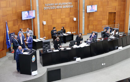 Deputados aprovam intervenção do governo na saúde pública da capital
