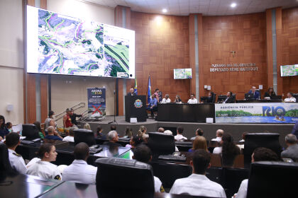  Durante a audiência, palestras e falas abordaram questões como impactos de hidrelétricas no ecossistema do rio, poluição, acúmulo de areia na barragem de Manso e secas prolongadas em Chapada dos Guimarães, por exemplo