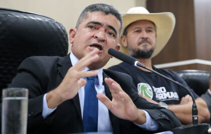 “O piso está muito defasado em relação a outras instituições” defendeu Elizeu