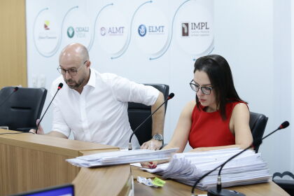 A propositura foi apresentada à ALMT pelo próprio Executivo mato-grossense, com a finalidade de regularizar em definitivo situação de fato, vez que a Câmara Municipal de Glória D’Oeste já há alguns anos ocupa os imóveis que serão doados