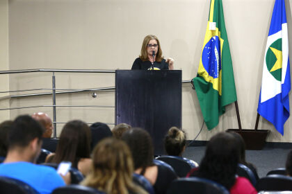A categoria defende a adequação como forma de valorização e reconhecimento dos profissionais que atuam nas redes municipais de ensino público de Mato Grosso