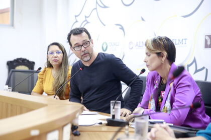 Lúdio conduziu a reunião de instalação, auxiliado pela presidente da Associação dos Pacientes Oncológicos de Cuiabá (Apoc), Janaína Santana Oliveira, que permanecerá na presidência da CST