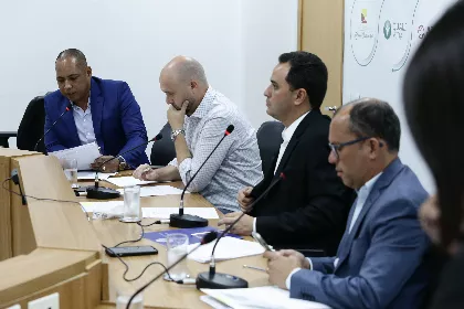 Também foram aprovados durante o encontro os PLs nº 549/2023 e nº 660/2023