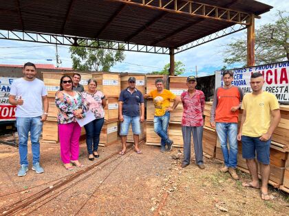 Thiago Silva viabiliza caixas de abelhas em benefício dos apicultores de Juscimeira