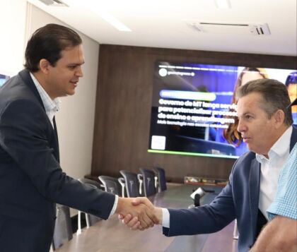 Deputado Thiago com o governador Mauro Mendes