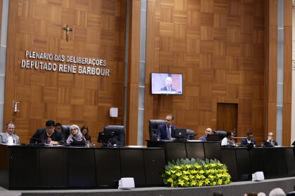 Assembleia Legislativa homenageia personalidades de Mato Grosso