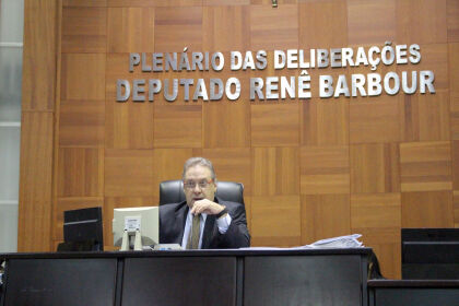 Romoaldo critica veto da presidente Dilma à criação de municípios