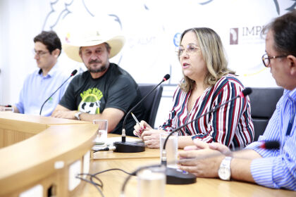 A diretora de Assistência Técnica e Extensão Rural, Denise Ávila Guterres, destacou a importância da cadeia produtiva do leite