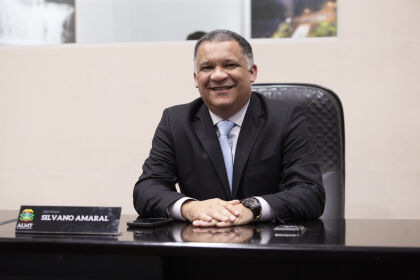 Silvano Amaral (MDB) substituirá Janaina Riva durante a licença. 