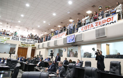 PL da Pesca é aprovado com 15 votos favoráveis e oito contrários