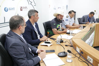 O deputado também pediu atenção para barrar a entrada de drogas nas escolas e afirmou que deve apresentar um projeto de lei para instituir a revista aleatória em escolas