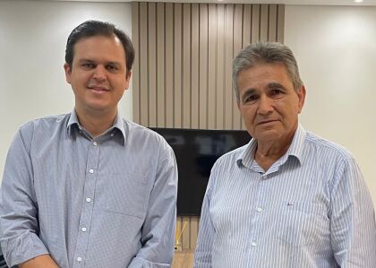 Thiago Silva comemora entrega de títulos de moradia para o Conjunto São José e João de Barro