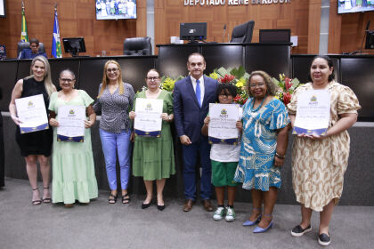 Sessão especial homenageia as dez melhores escolas municipais do Prova Cuiabá