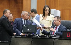 Sessão plenária matutina