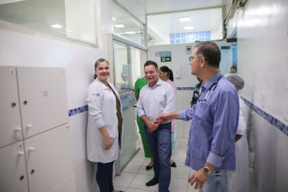 Botelho visita centro de hemodiálise do Hospital Santa Casa