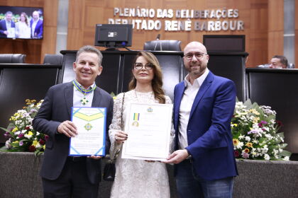 Governador de Mato Grosso recebe Comenda Filinto Müller da ALMT