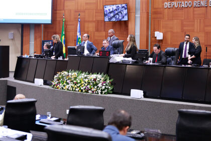 Deputados derrubam vetos do governo. Só no PLDO foram derrubados quatro vetos