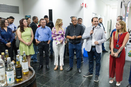 Presidente Botelho participa de abertura de Feira Natalina de Artesanato