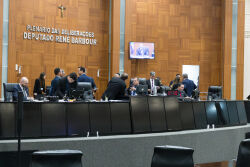 Assembleia Legislativa aprova PLC que trata da jornada de trabalho de servidores