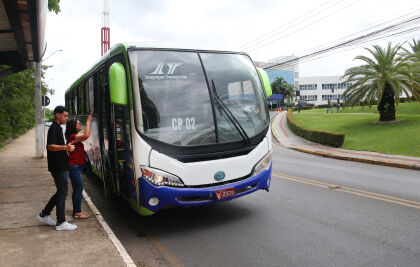 Ligeirinho e linhas de ônibus dão acesso à sede da Assembleia Legislativa