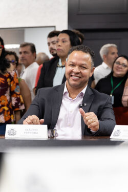 Cláudio Ferreira comemora convocação de mais 2.064 beneficiados da CNH Social