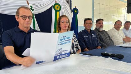 Wilson representa ALMT durante entrega de títulos fundiários em Rosário Oeste