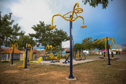 Botelho inaugura academia ao ar livre e parque infantil no Residencial Altos do São Gonçalo