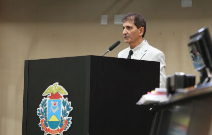 Claudio Senna indica a criação de um centro de hemodiálise em Lucas do Rio Verde