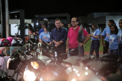 Entrega de motos para os agentes de endemias de Nova Marilândia