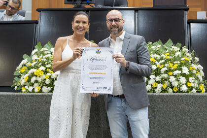 Maurren Maggi, a primeira mulher brasileira a ter conquistado uma medalha de ouro olímpica em provas individuais, em 2008, em Pequim, foi homenageada pela ALMT. 