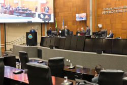 Deputados aprovam a obrigatoriedade de uniforme nas escolas estaduais