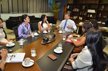 Presidente Guilherme Maluf recebe visita do PSDB mulher