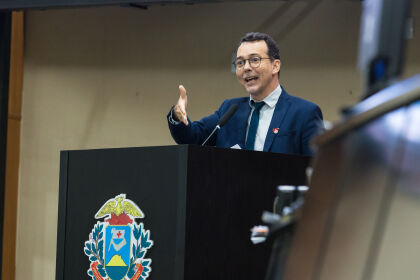 De acordo com o deputado Lúdio Cabral, a renúncia fiscal prevista para 2025 supera os investimentos em Saúde, Educação, segurança Pública e Assistência Social