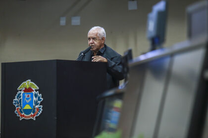 Artista plástico Victor Hugo, um dos homenageados durante a solenidade.