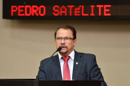 Pedro Satélite comemora o início das atividades do Hospital São Benedito