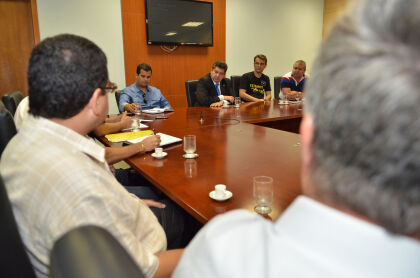 Presidente Guilherme Maluf se reúne com representantes do fórum sindical