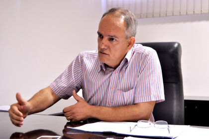 Deputado Zé Carlos do Pátio em reunião com Muvuca.
