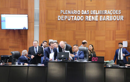 Parlamentares analisam 27 vetos do Executivo a projetos de deputados estaduais.