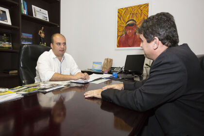 Doutor Leonardo articula parceria do Estado com HGU