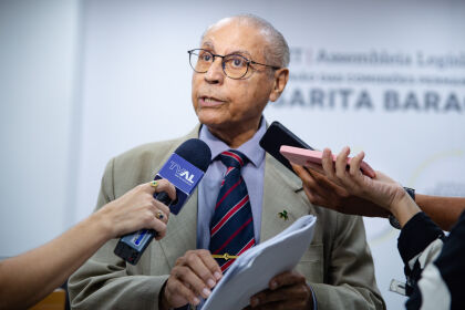 O presidente da CCJR, deputado Júlio Campos, pediu vista ao projeto encaminhado pelo Poder Executivo