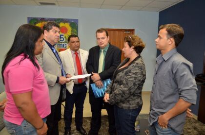 Secretária pede ajuda de deputados para reforma do hospital de Pedra Preta
